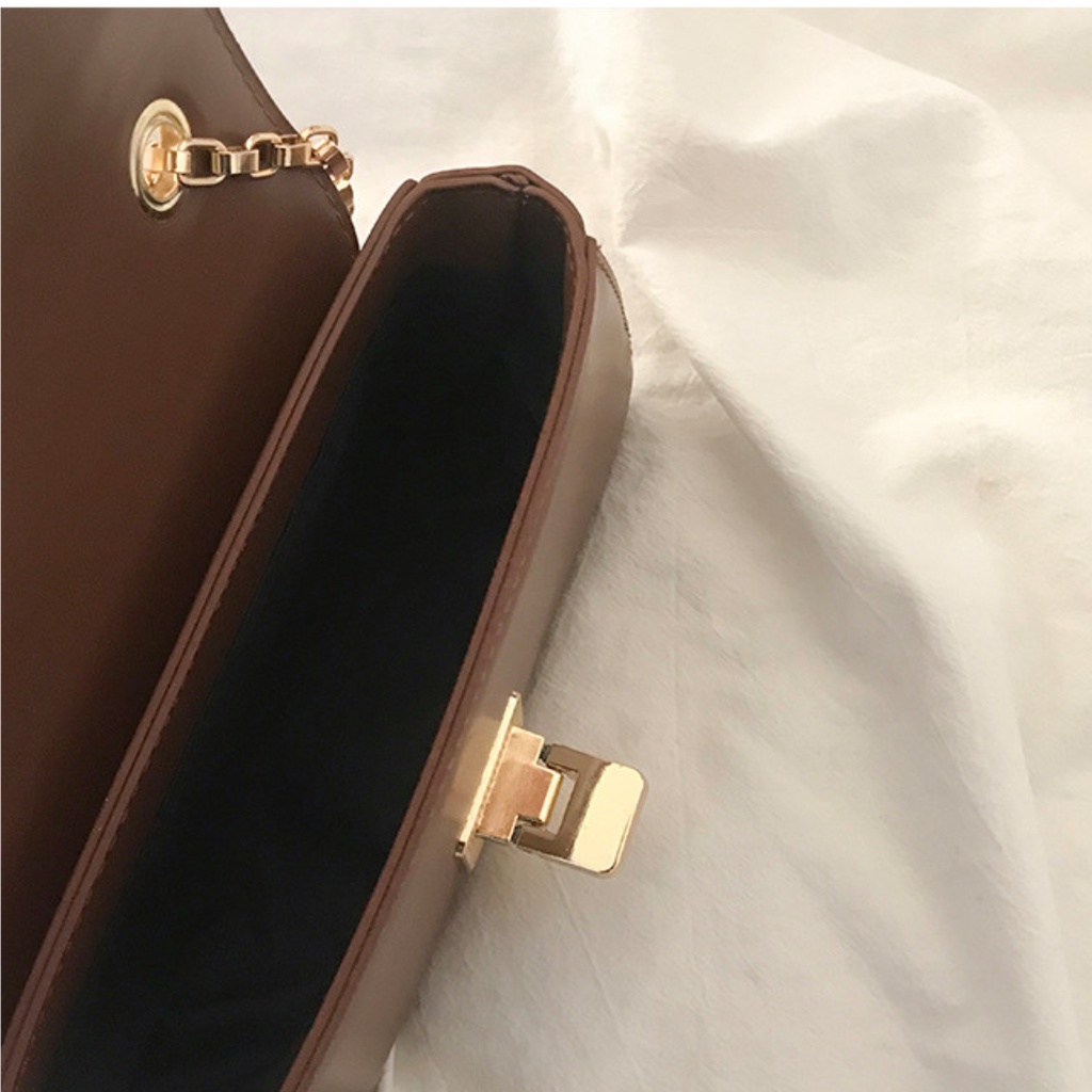 Túi Đeo Chéo Hình Chữ Nhật Phối Dây Xích Phong Cách Phương Tây La.orie - La022