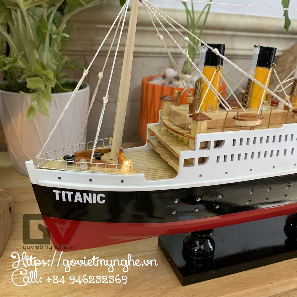 Mô hình tàu Titanic trang trí - Tàu Titanic mô hình gỗ trang trí nhà cửa - Đèn Led màu - Thân tàu Dài 40cm