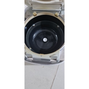 Nồi cơm điện Toshiba vuông 1l áp suất hút chân không