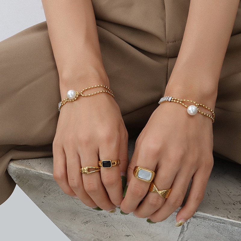 Lắc Tay Nữ Sang Trọng Titan Ko Han Rỉ TT 3973