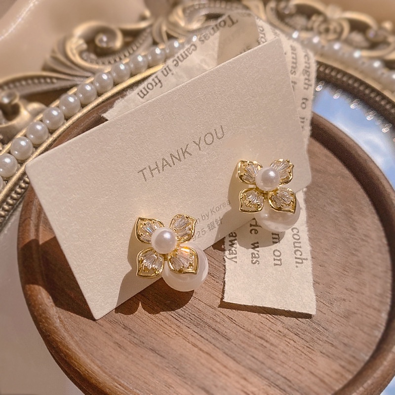 Khuyên tai đính ngọc trai cao cấp phong cách sang trọng cho nữ