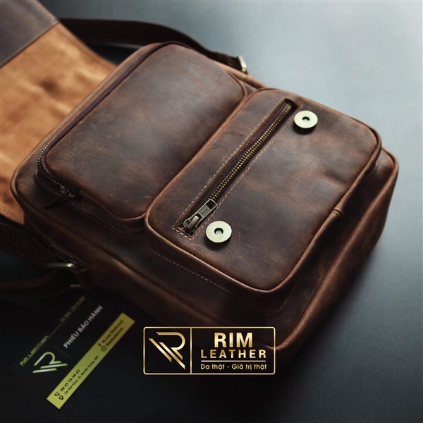 Túi Đeo Chéo Da Bò Sáp Dáng Hộp Đứng Khóa Bấm Giả Cài