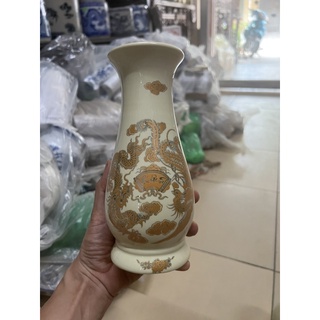 lọ hoa thờ màu vàng kim