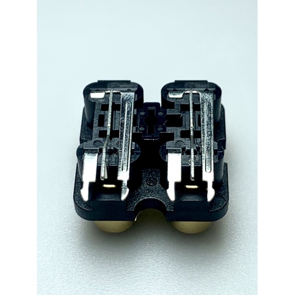 Jack av 2 lỗ và 4 lỗ DENON rca japan sản phẩm được làm từ vật niệu cao cấp như đồng nguyên chất mạ vàng 18k tiếp súc tôt