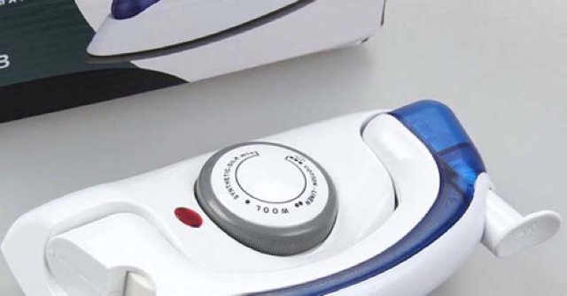 BÀN LÀ HƠI NƯỚC CẦM TAY MINI DU LỊCH BÀN ỦI HƠI NƯỚC CẦM TAY MINI TIỆN DỤNG