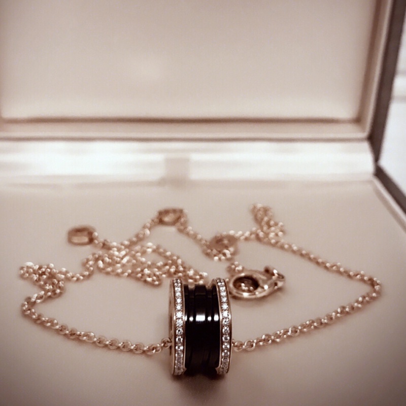 Bulgari Vòng cổ Nữ Vòng eo nhỏ Hoa hồng Vàng Kim cương 18K Tổ chức từ thiện Little Red Man Chuỗi xương đòn bằng