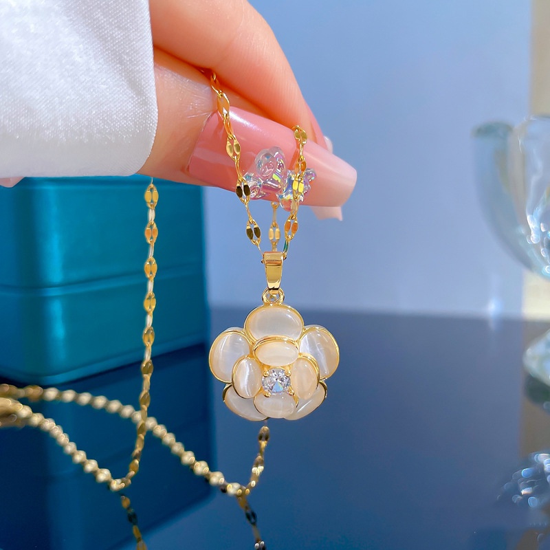 Dây Chuyền Thép Titan Nhẹ Hình Hoa Mắt Mèo Trong Suốt Mạ Vàng Sang Trọng Cho Nữ May Mắn ins Influencer