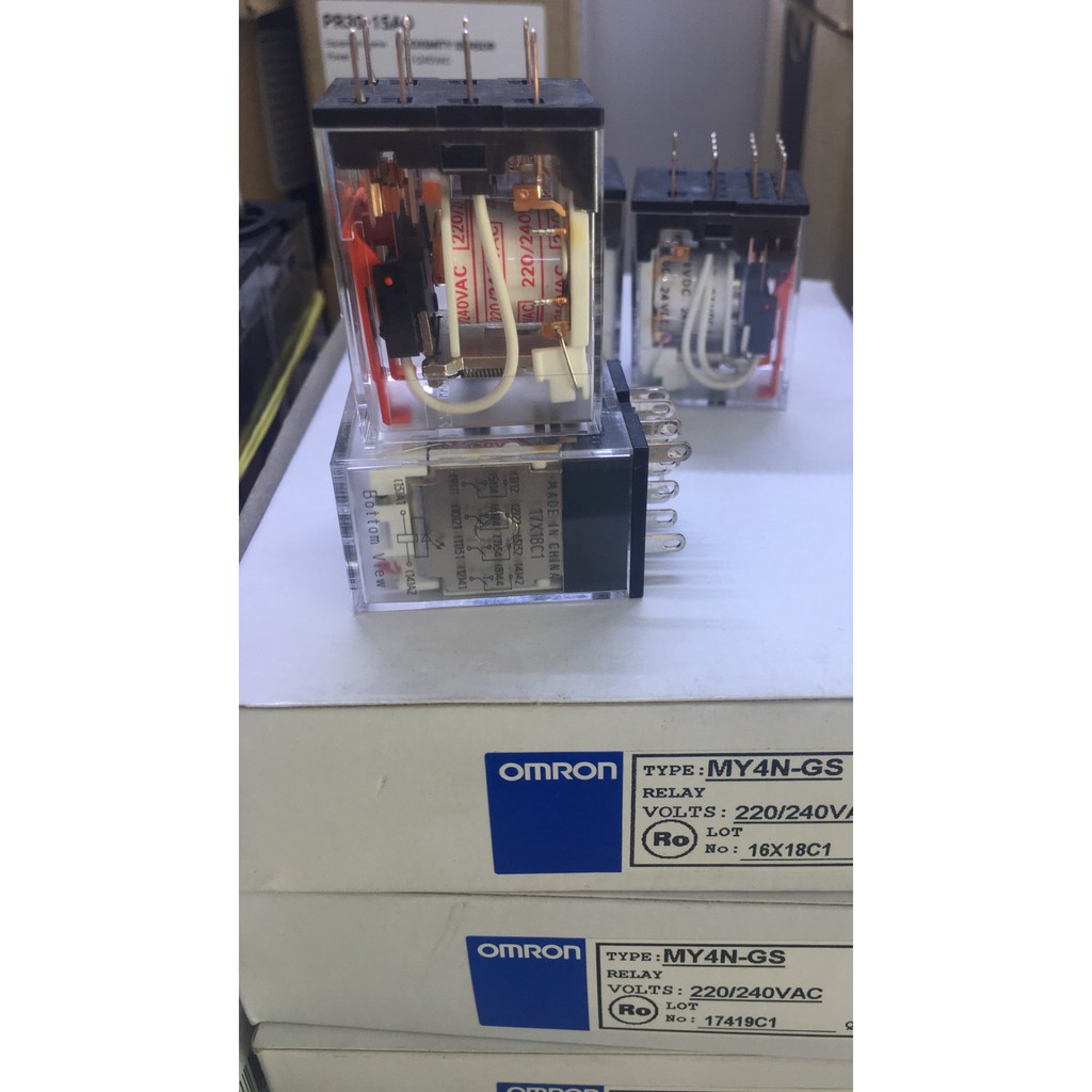 Đế hoặc Relay trung gian 14 chân dẹp MY4N-GS 220VAC/24DVC Omron