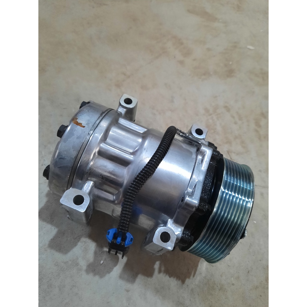 Lốc điều hòa DK1501 lắp xe Century bản 8PK 12V