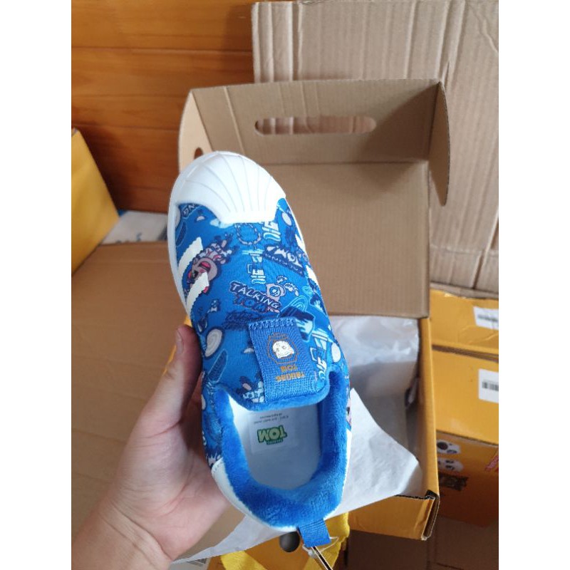 giầy siêu nhẹ siêu êm tom