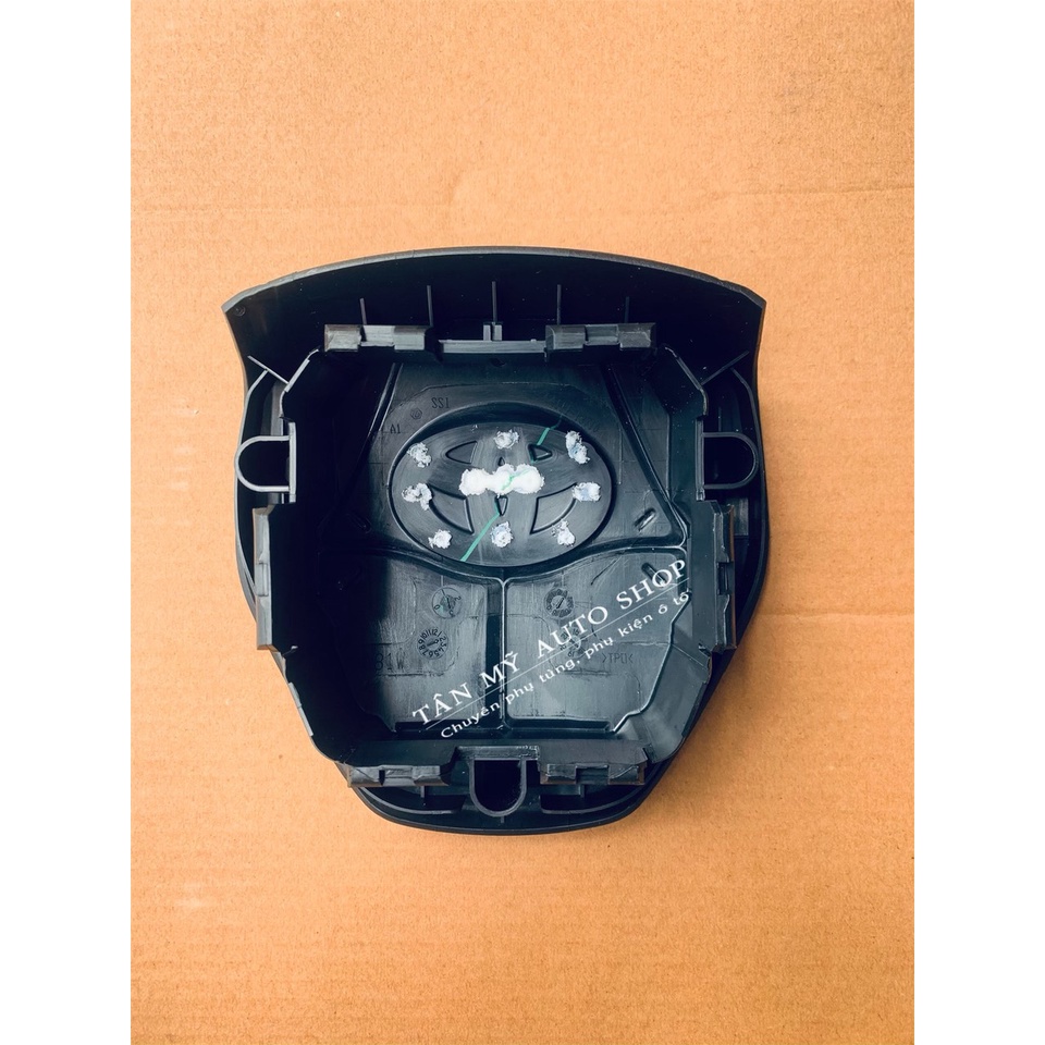 Nắp phím còi Toyota vios 2018-2021