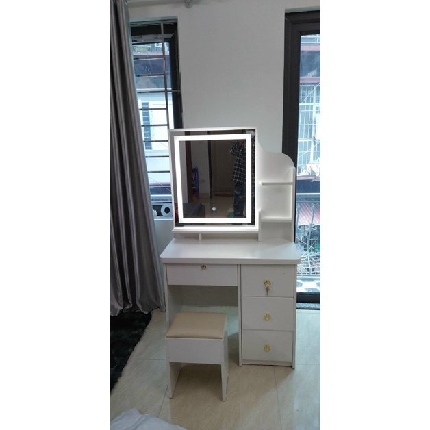 Bàn trang điểm gương có đèn Led cảm ứng, 4 ngăn kéo màu đồng bộ, gỗ MDF phủ melamine