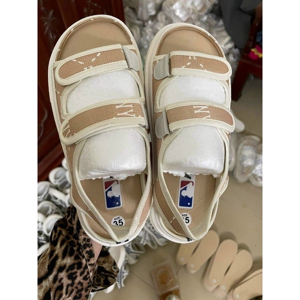 Dép quai hậu nhiều màu êm chân đế cao 2cm hót nhất năm nay 2022