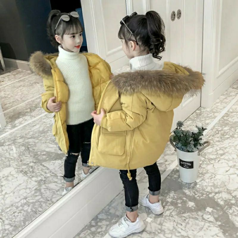 Áo phao mũ lông bé gái màu vàng và màu trắng