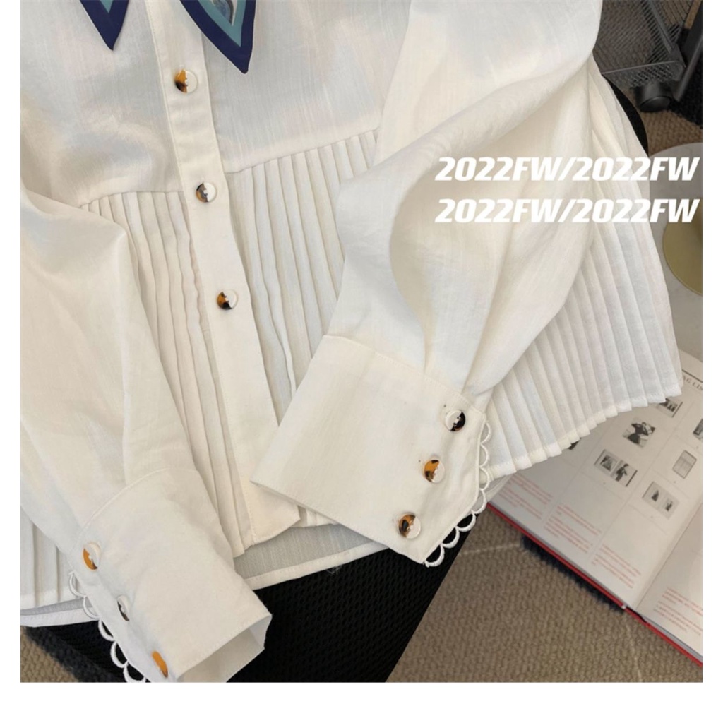 Áo kiểu màu trắng tay dài cổ màu xanh hải quân phong cách Pháp thời trang mùa xuân 2022