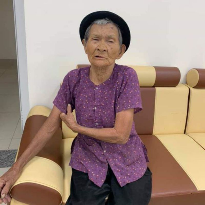 Áo bà ba bà già vải đũi cài cúc có túi