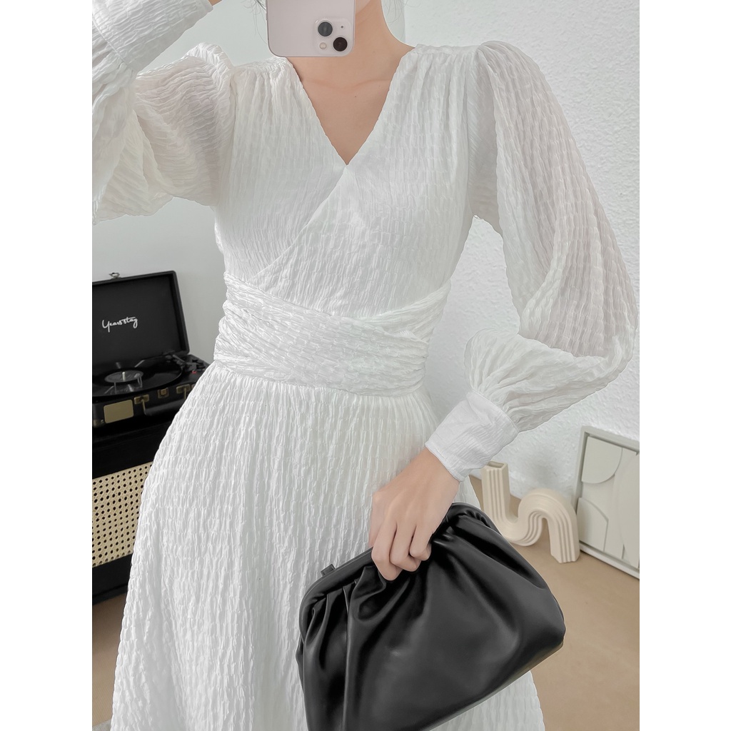 Đầm trắng dài cổ V tay phồng - EDINI - D1370