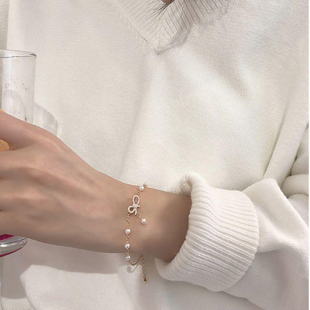 Vòng Tay Hợp Kim Đính Đá Lấp Lánh Thanh Lịch