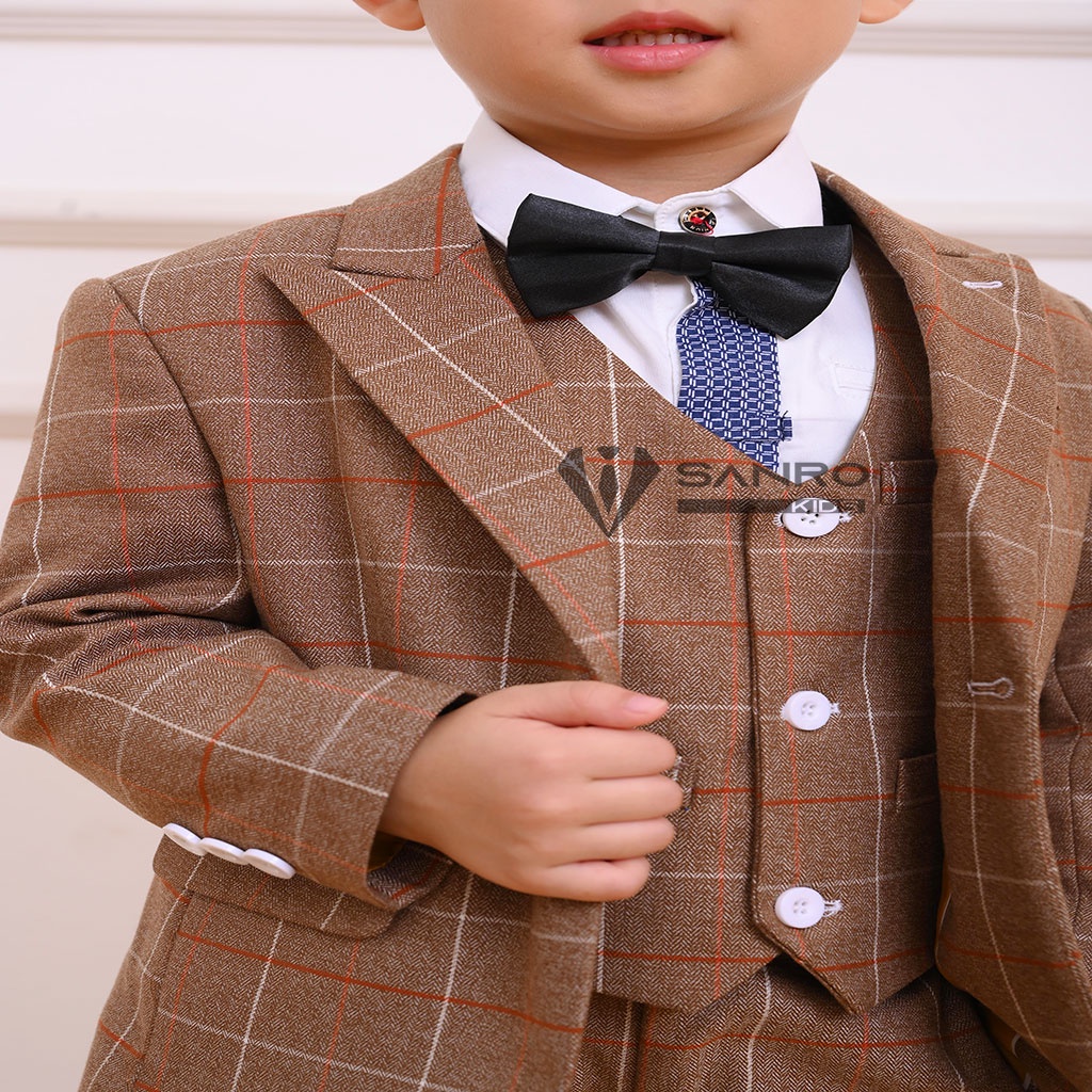 Bộ vest bé trai SANRO KIDS màu nâu kẻ