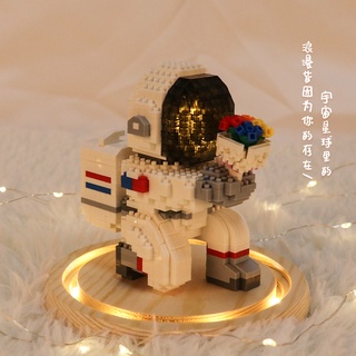 Mô hình lắp ráp lego phi hành gia màu dạ quang 20000