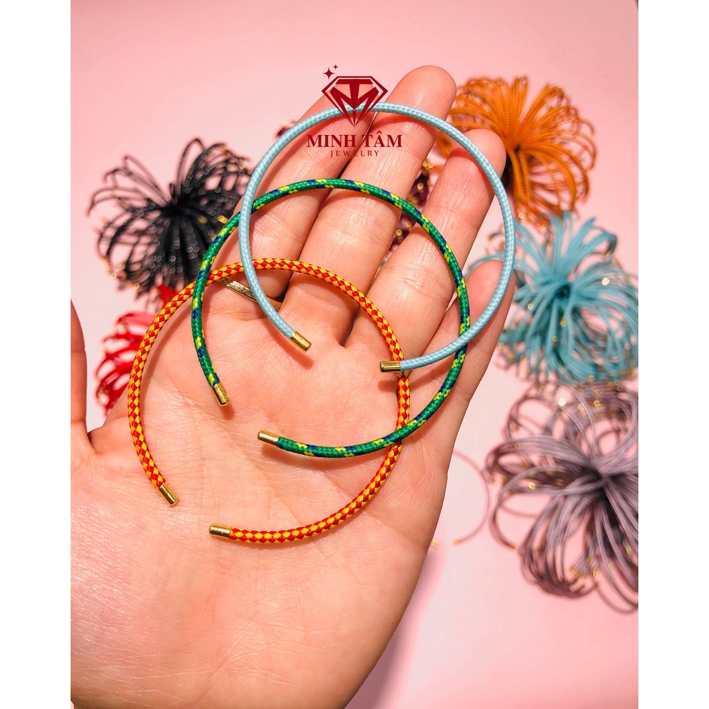 Vòng tay đeo charm