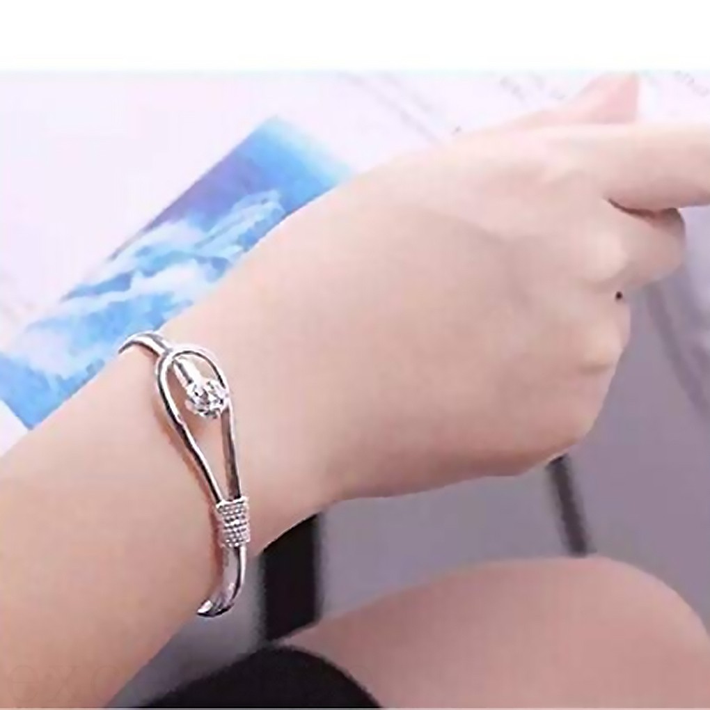 Vòng Tay Kim Loại Mặt Hình Hoa Đào Xinh Xắn Cho Nữ