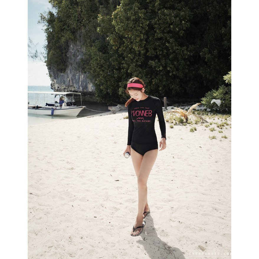 Đồ bơi tay dài nữ, đen phối chữ | BigBuy360 - bigbuy360.vn