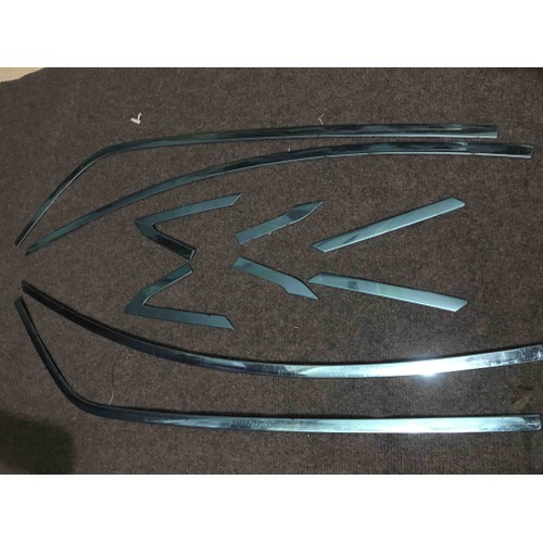 Nẹp viền cong kính I10 hatchback