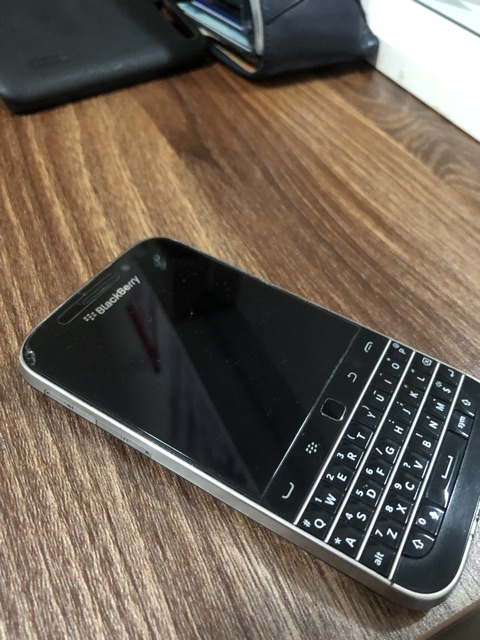 BACKBERRY CLASSIC Q2 95%