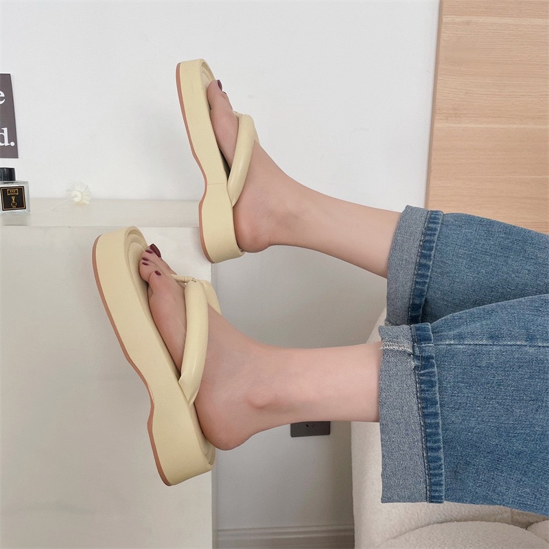 Dép Xỏ Ngón Đế Dày Mũi Vuông Mẫu Mới Hot Trend Phù Hợp Đi Chơi, Đi Làm...