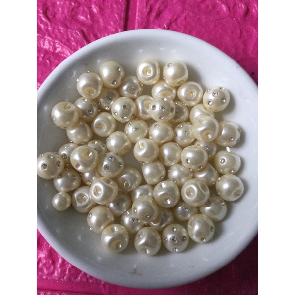 Cúc áo các loại.