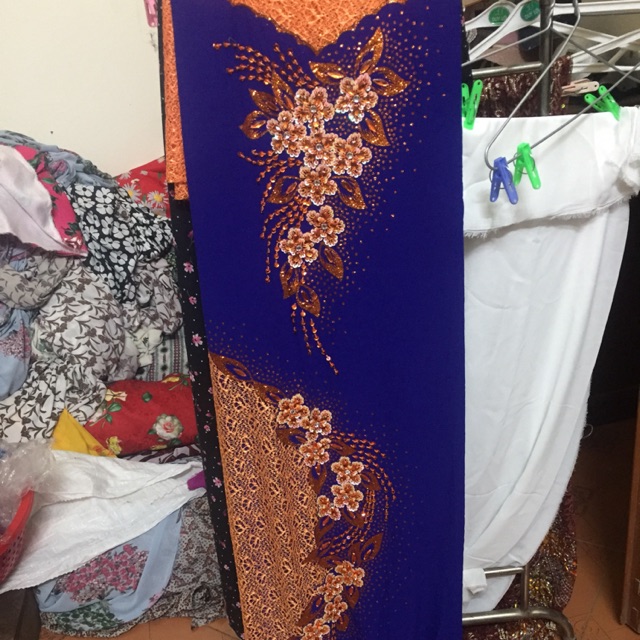 Áo dài pha ren