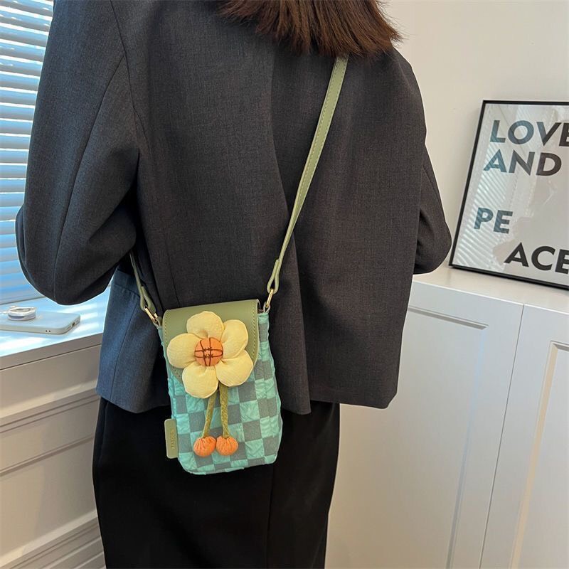 Túi mini đeo chéo hoạ tiết kẻ caro đính bông hoa dễ thương - Elisa Store