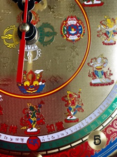 Đồng hồ Bát bửu Cát tường