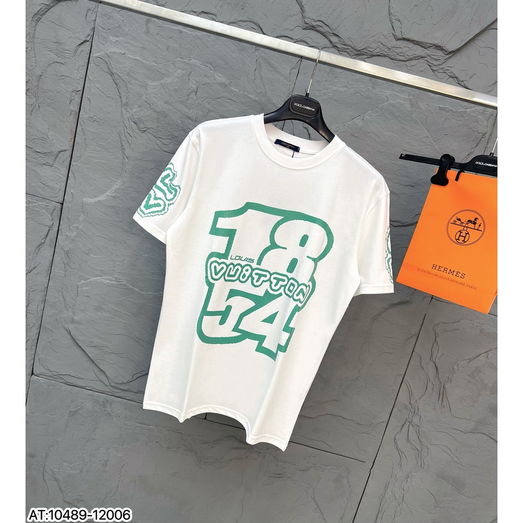 Áo phông LV1854 họa tiết logo in chìm phối cánh tay đẳng cấp 2 màu đen trắng