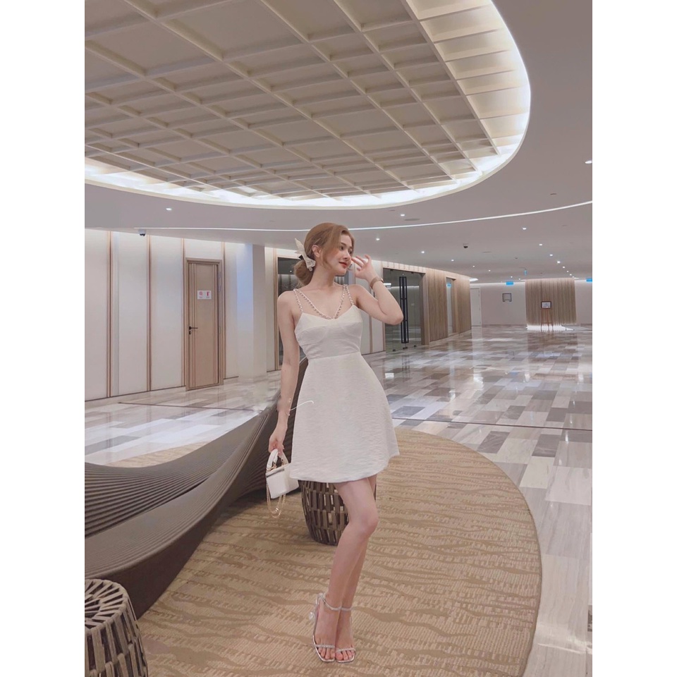 Váy hai dây, đầm hai dây đá sang chảnh quyến rũ