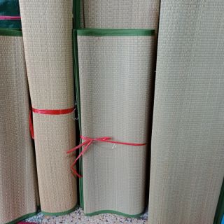 CHIẾU CÓI CỎ XUẤT KHẨU - MÀU XANH - GẬP ĐÔI. kt: 60cmx190cm- 1m6x1m9. 1m8x1m9