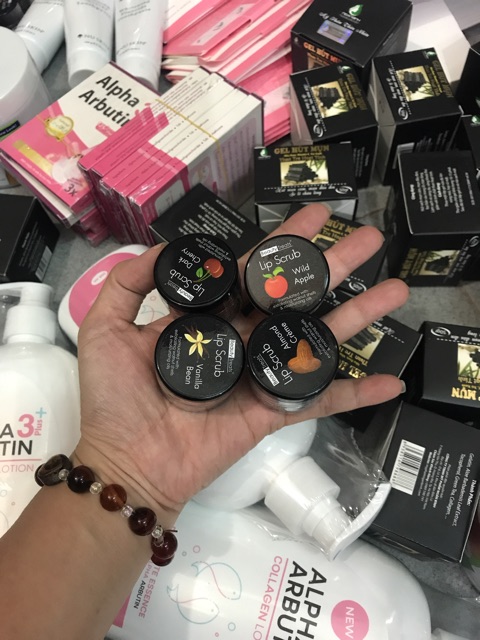 Tẩy tế bào chết môi Beauty Treat Lip Scrub | BigBuy360 - bigbuy360.vn