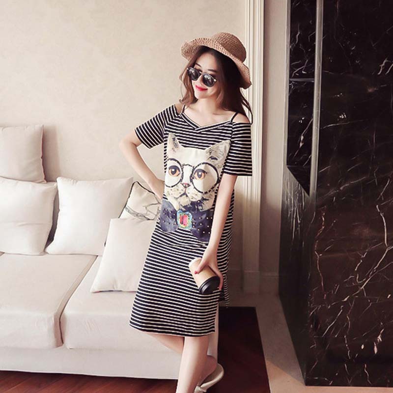 Đầm thun khoét vai họa tiết kẻ ngang in hình ngộ nghĩnh | BigBuy360 - bigbuy360.vn