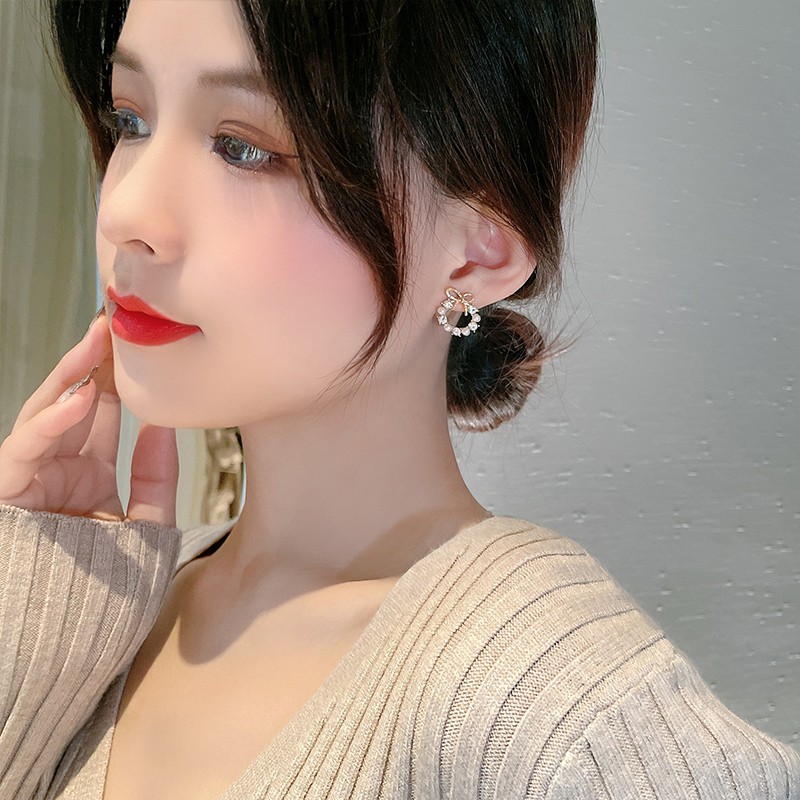 Khuyên tai kẹp không bấm lỗ chốt cố định K073 bằng hợp kim mạ vàng hình tròn đính hạt trai dáng ngắn Leous Accessories