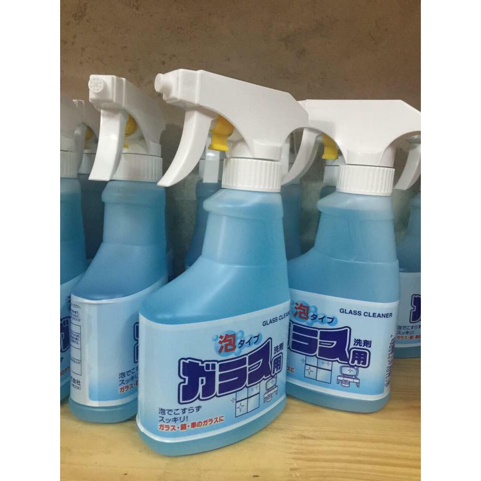 Chai xịt vệ sinh kính 300ml Rocket - Sx tại Nhật Bản