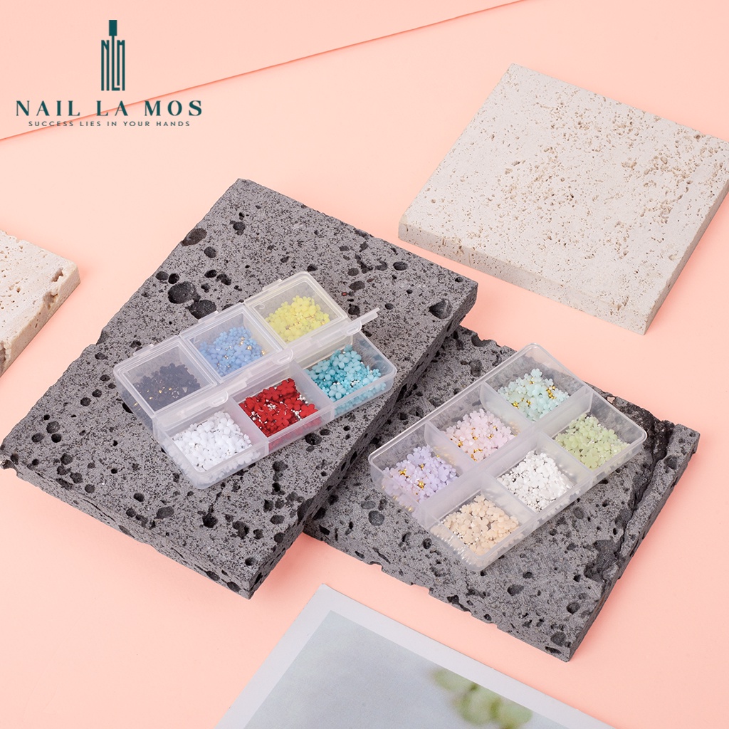 Khay phụ kiện hoa nhí nail mix 6 màu rất xinh – hoa sứ nhí nail mix bi trang trí móng phong cách Hàn Nhật