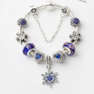 Charm hoa tuyết treo
