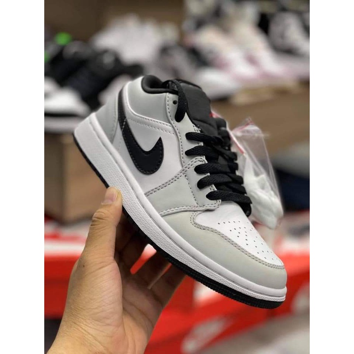 Giày thể thao Jordan 1 đen trắng cổ thấp, Giày JD low panda nam nữ siêu hot, Giày thể thao sneaker bản đẹp mẫu ez305 | BigBuy360 - bigbuy360.vn