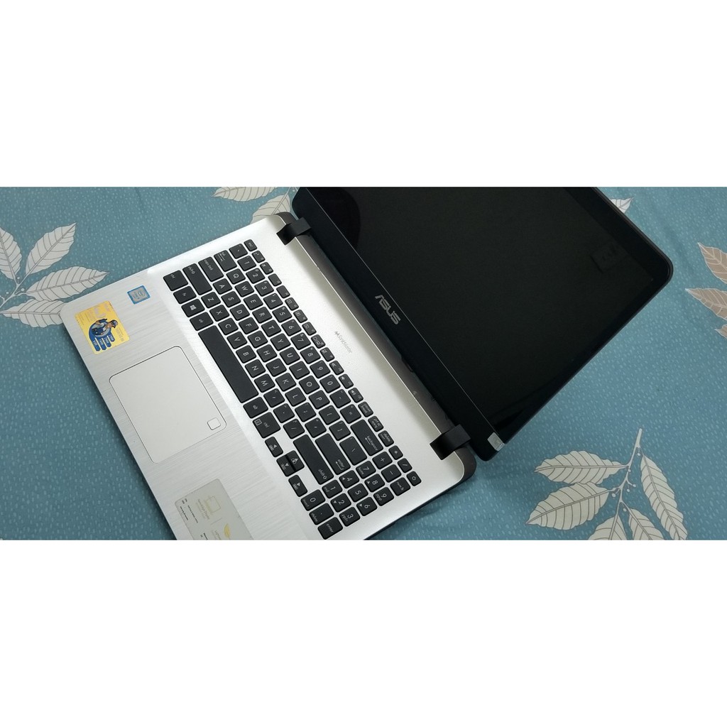 Laptop  ASUS X507UA MÀU VÀNG SANG TRỌNG