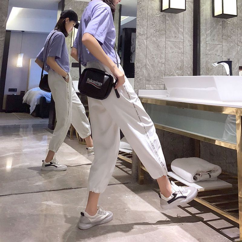 Quần dài bó ống hông in chữ phong cách Harajuku | BigBuy360 - bigbuy360.vn