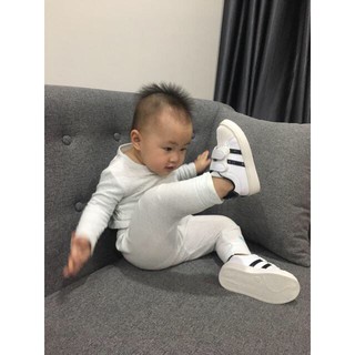 Giày thể thể hai sọc quai dán cho bé size 21-25