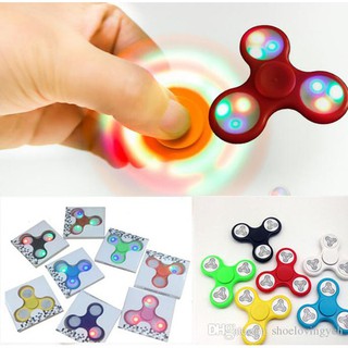 (Top) Combo 2 con quay Spinner 3 cánh có đèn led phát sáng ( Giá sỉ/giá lẻ )