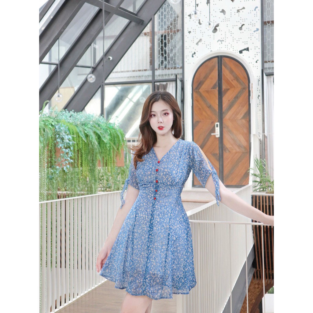 ĐẦM VÁY VOAN HOA NHÍ PHỐI NÚT ĐỎ CỔ TIM TAY LỠ DÁNG XÒE - hình thật shop chụp