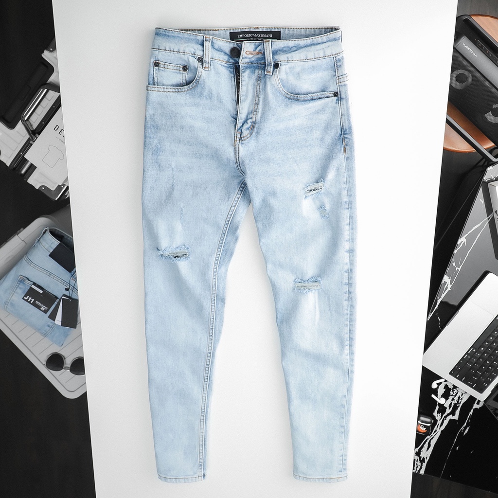 Quần jean nam xanh nhạt rách, cào sước. JEAN ARMANI LIGHT BLUE DEFOXX